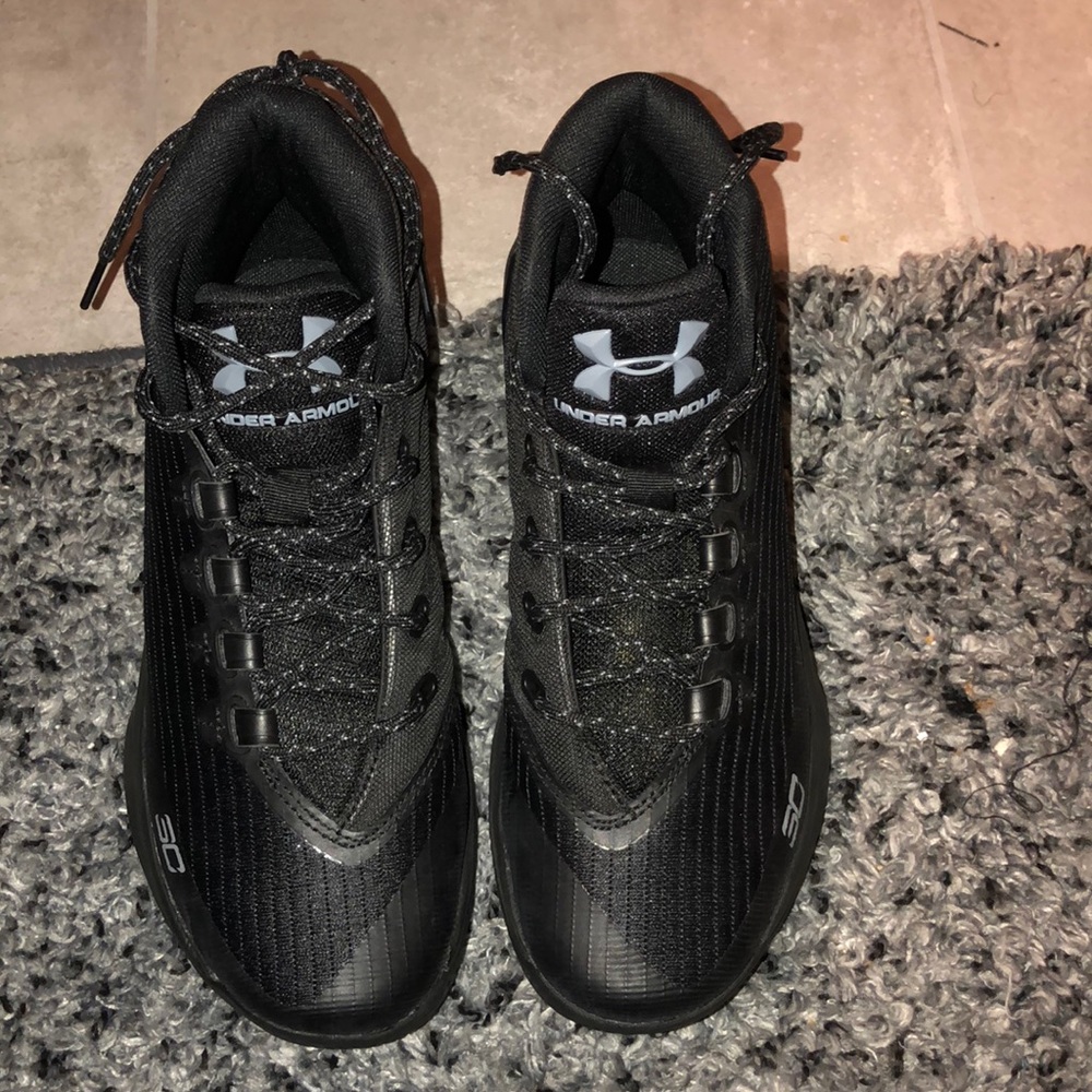 Curry 3 Trifecta black